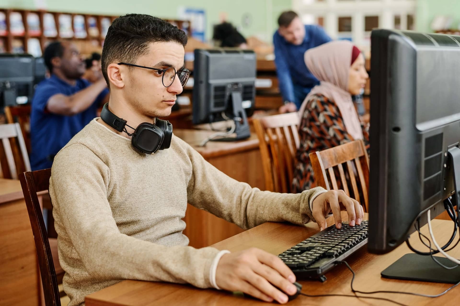 students-using-desktop-computers-2022-05-30-22-39-47-utc-min